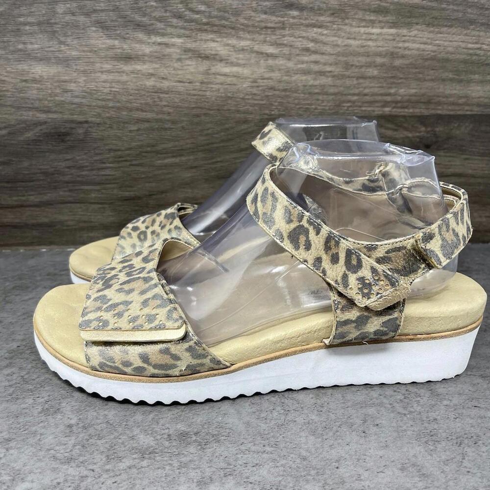 Leopard Print Platform Sandals - Neutral